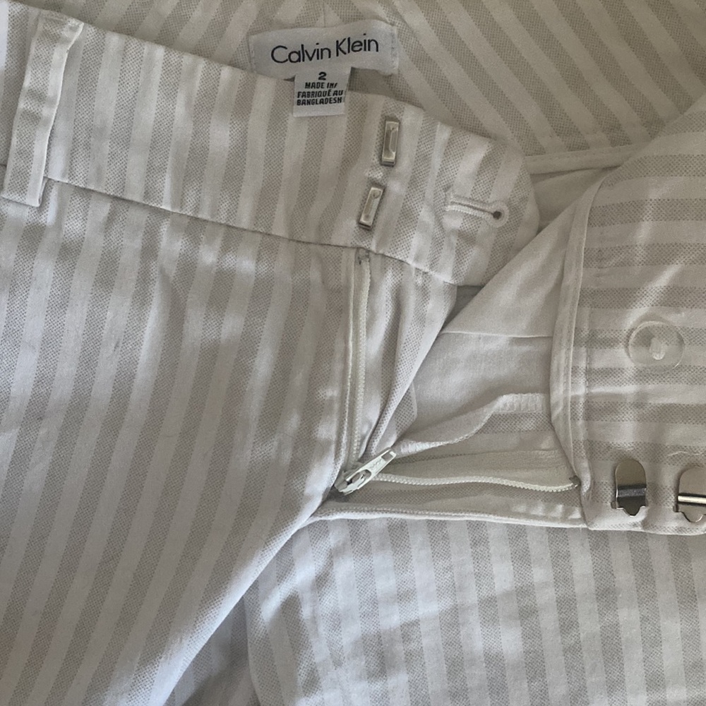Calvin Klein Striped Embroidered Shorts Size 2 Cotton Blend White Light Gray - Picture 5 of 11